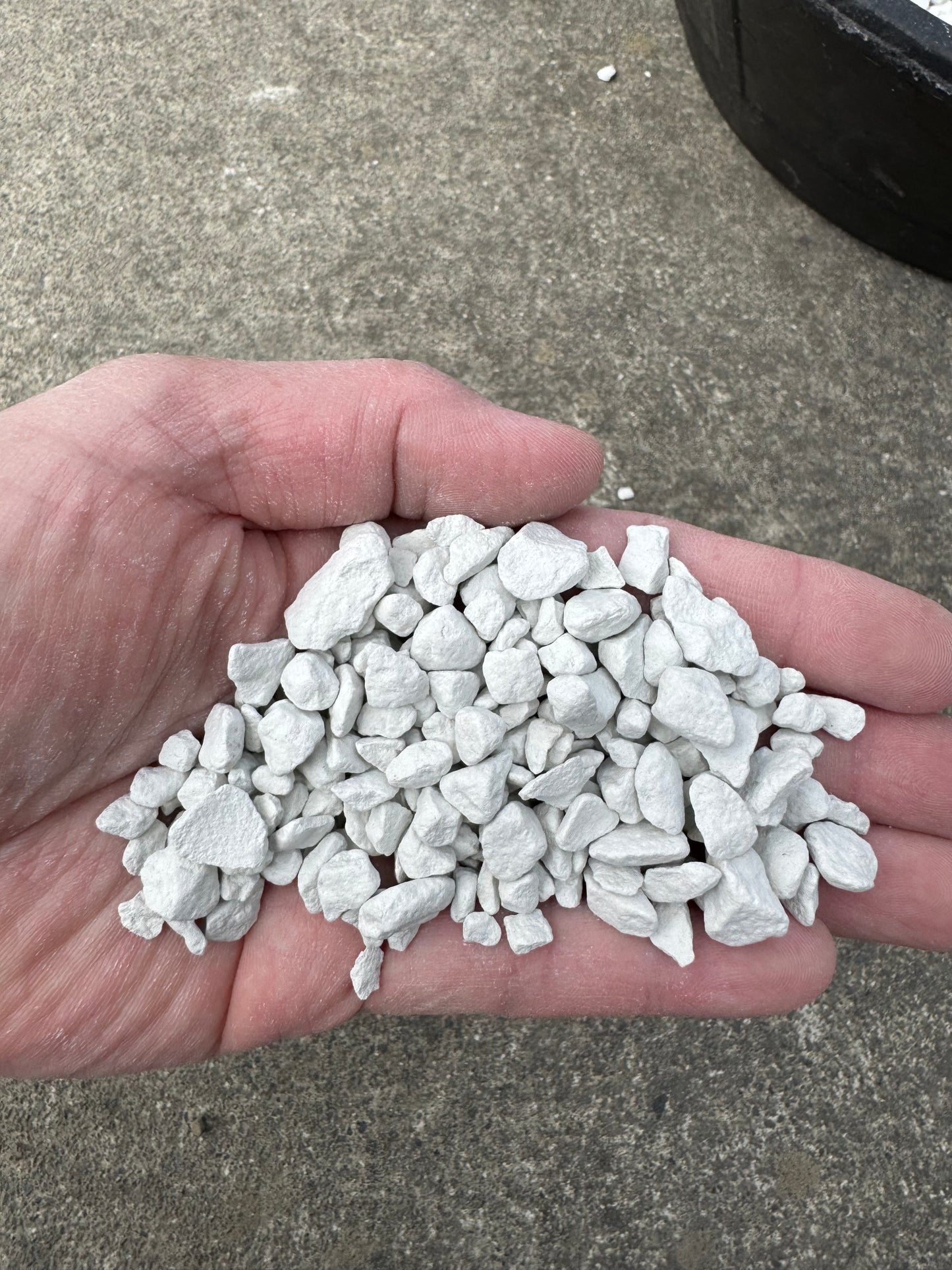 ゼオライト  中粒　約0.8L